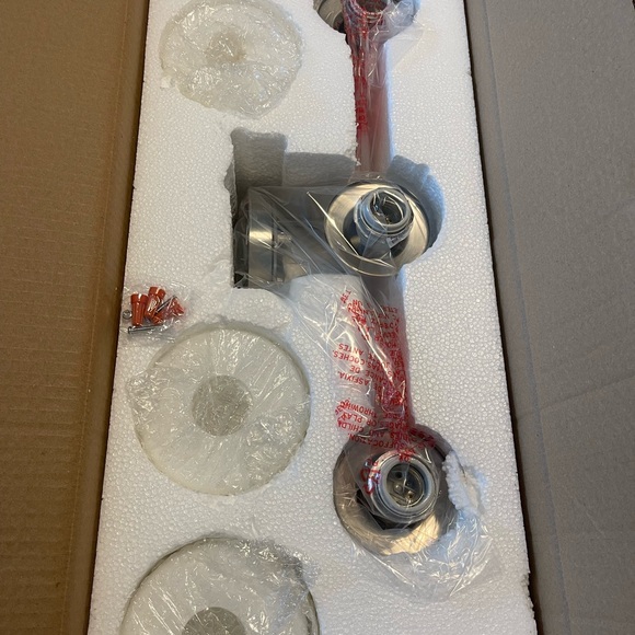 3 Light Vanity Light - Picture 9 of 11